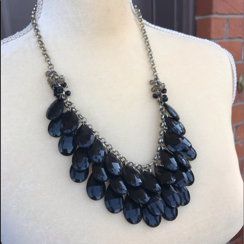 Women’s Black Faux Teardrop Stone Necklace - Picture 2 of 5